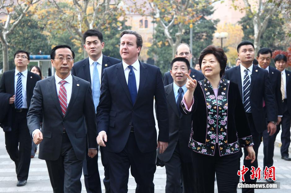 David Cameron prononce un discours à l'Université Jiaotong de Shanghai (4)