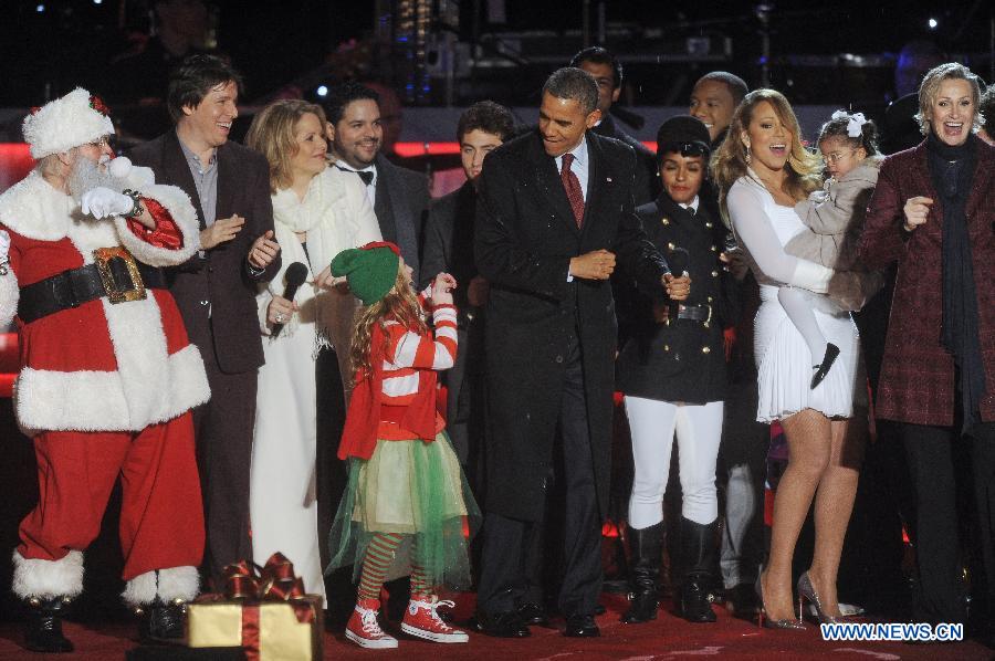 Photos - Obama allume le sapin de Noël national 