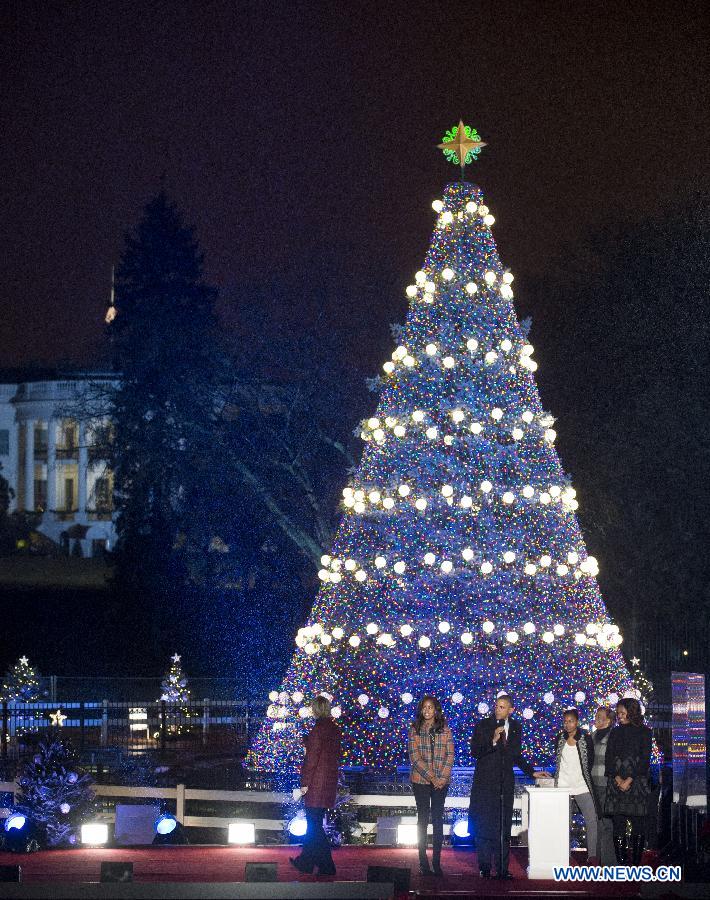 Photos - Obama allume le sapin de Noël national  (5)