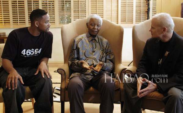 Rétrospective: les célébrités qui ont posé avec Nelson Mandela (24)