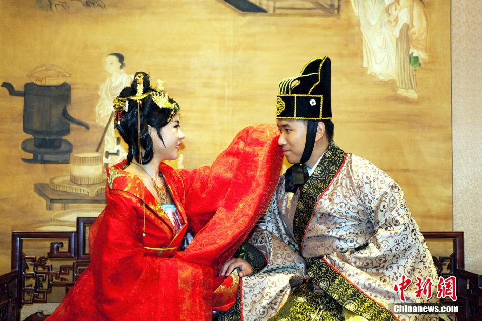 Le mariage à l'ancienne revient à la mode en Chine (5)