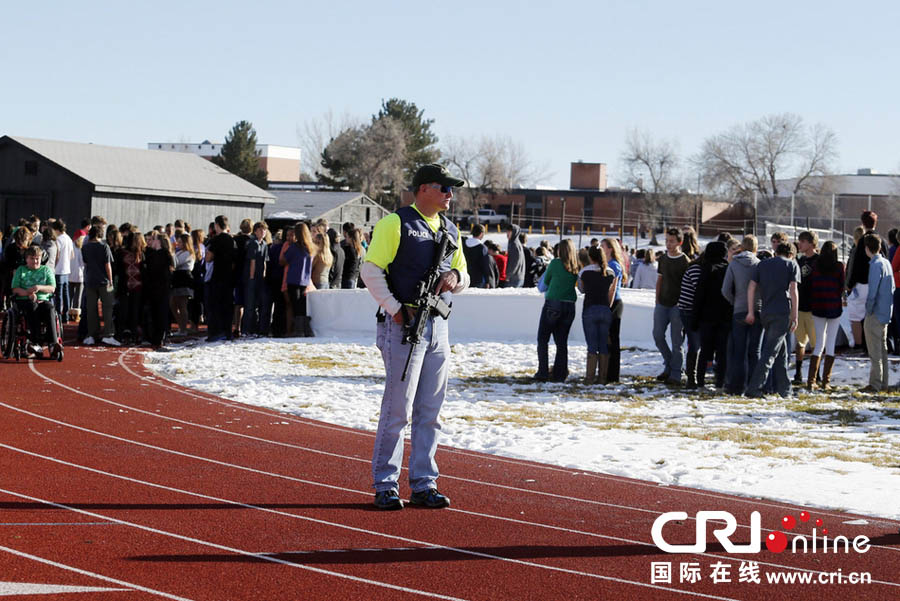 Fusillade dans un lycée du Colorado: un mort et deux blessés (2)