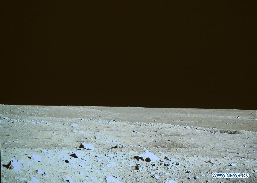 Le rover lunaire chinois s'est séparé du module d'alunissage (5)