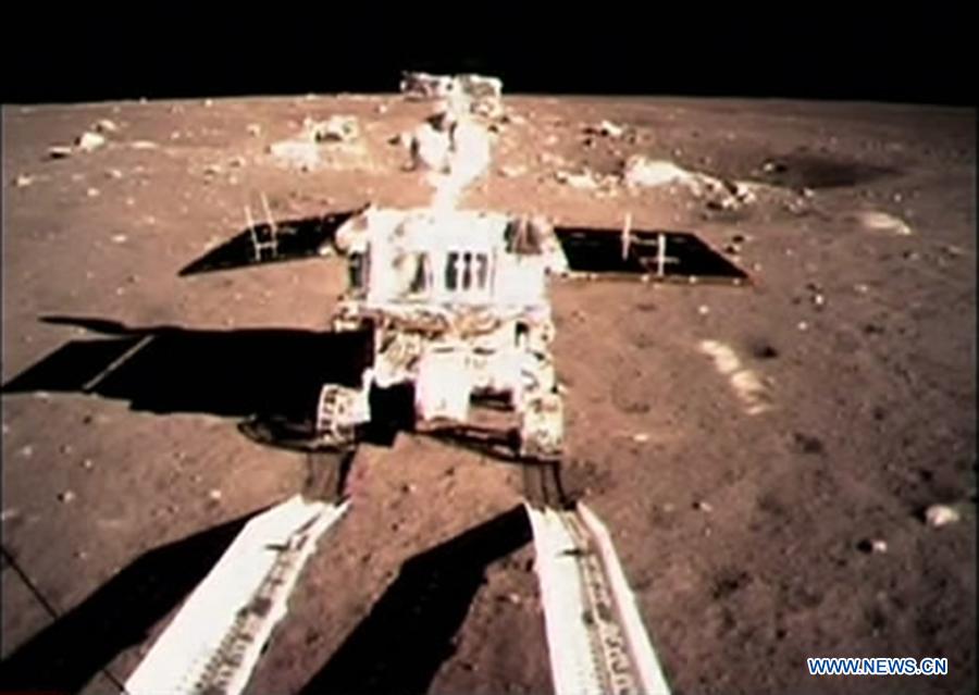 Le rover lunaire chinois s'est séparé du module d'alunissage (3)