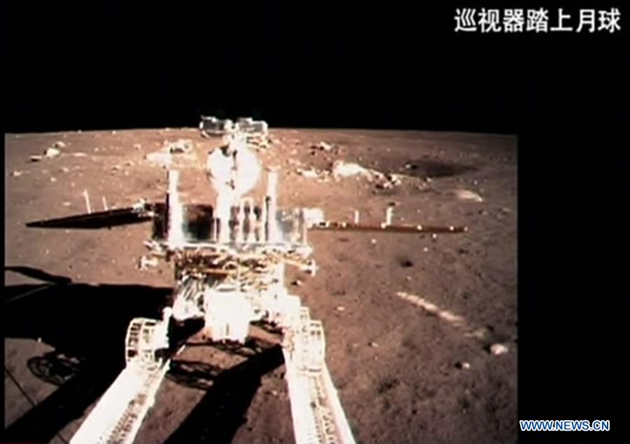 Le rover lunaire chinois s'est séparé du module d'alunissage (2)