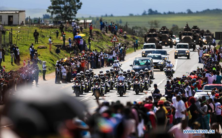 Afrique du Sud: arrivée de la dépouille de Mandela à Qunu (4)