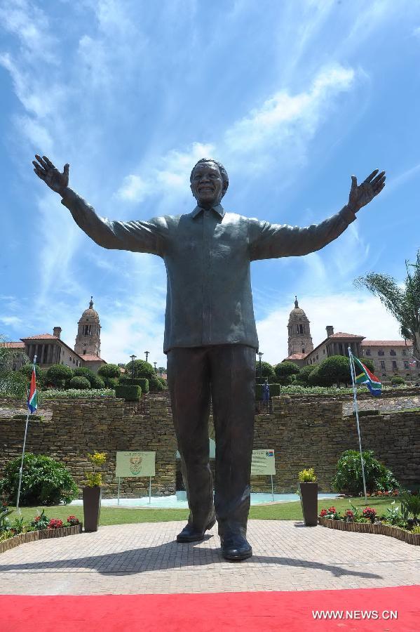 Afrique du Sud : Zuma dévoile la statue à l'effigie de Mandela (2)