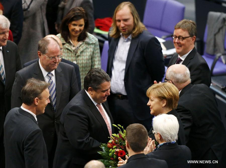 Merkel réélue chancelière allemande pour un troisième mandat (4)