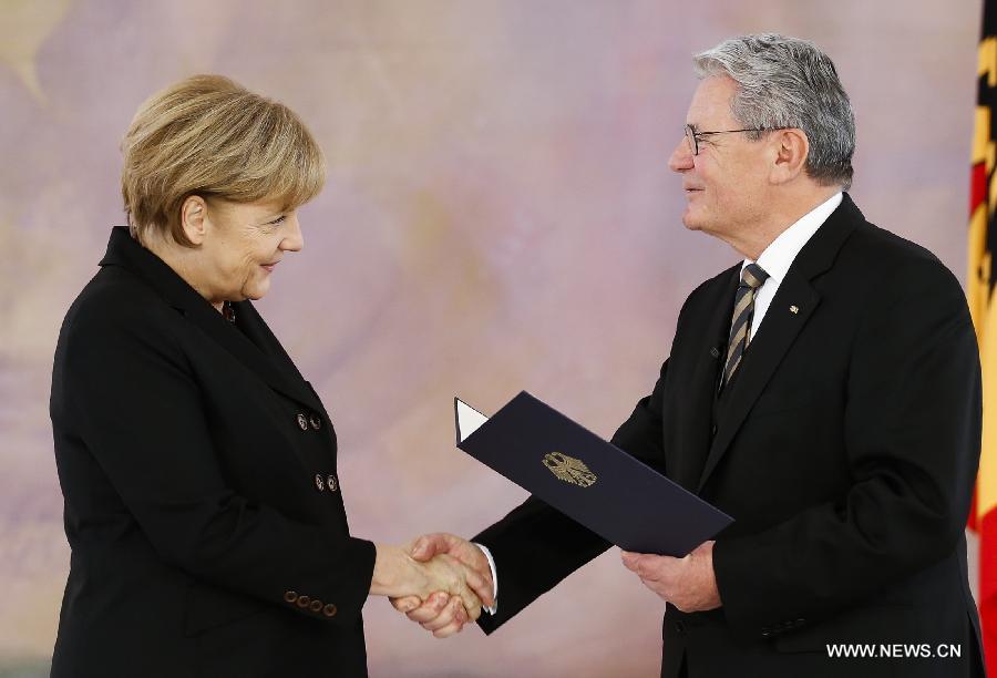 Merkel réélue chancelière allemande pour un troisième mandat (2)