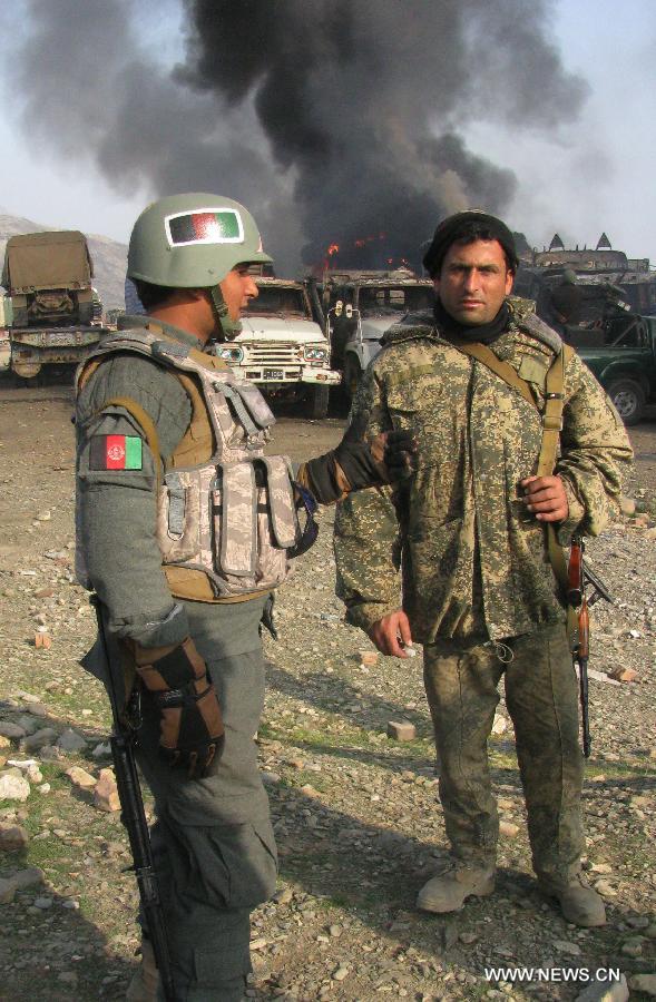 Afghanistan: trois morts dans l'assaut d'une base américaine par les talibans (2)
