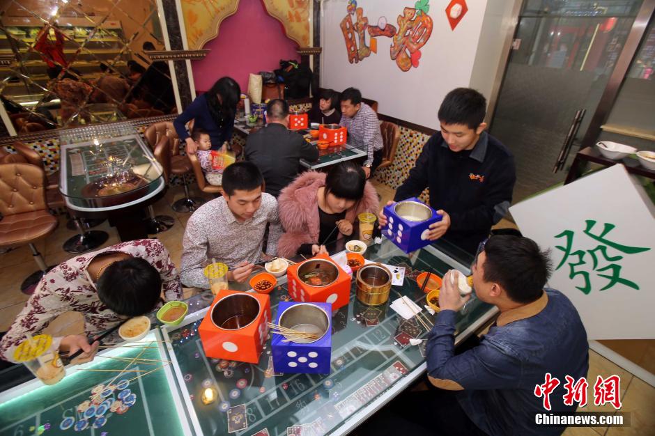 Un restaurant s'inspire du casino à Taiyuan (5)