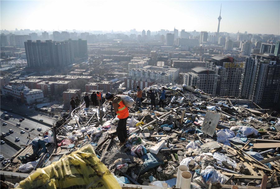 La plus grande villa illégale sur un toit démantelée à Beijing