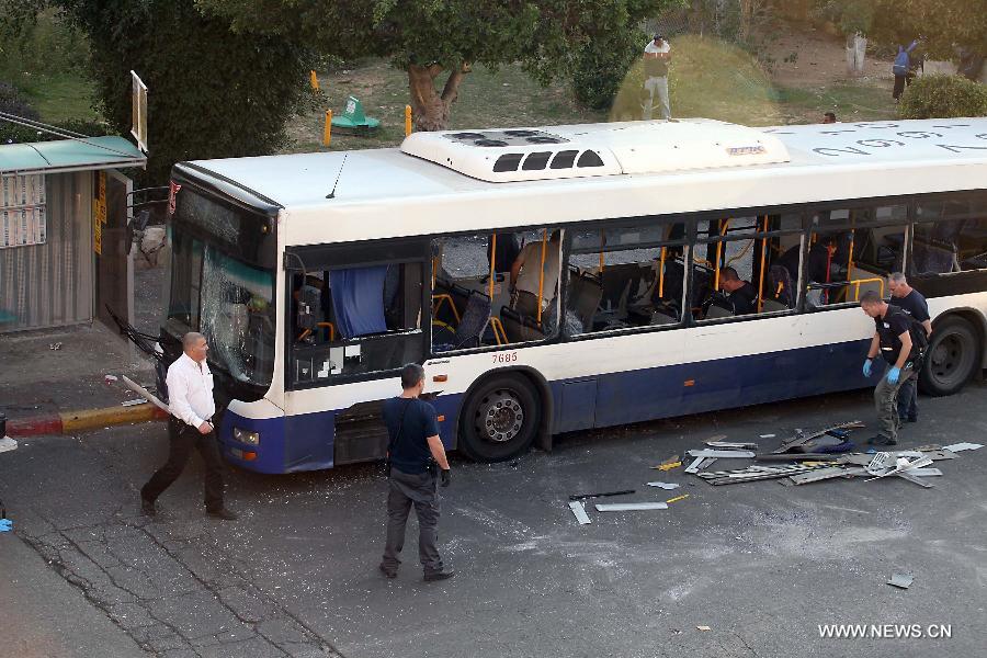 Israël : explosion d'une bombe dans un bus près de Tel Aviv (3)