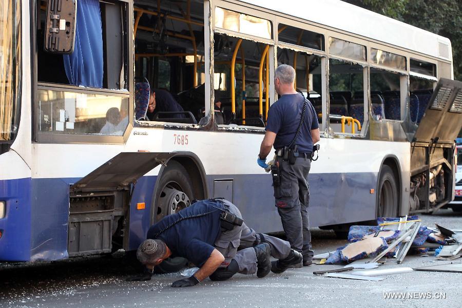Israël : explosion d'une bombe dans un bus près de Tel Aviv (2)