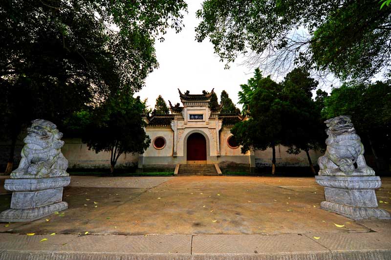 Le site touristique du Temple Baishui (4)