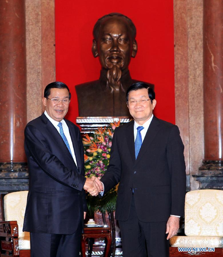 Le Premier ministre cambodgien en visite au Vietnam (3)