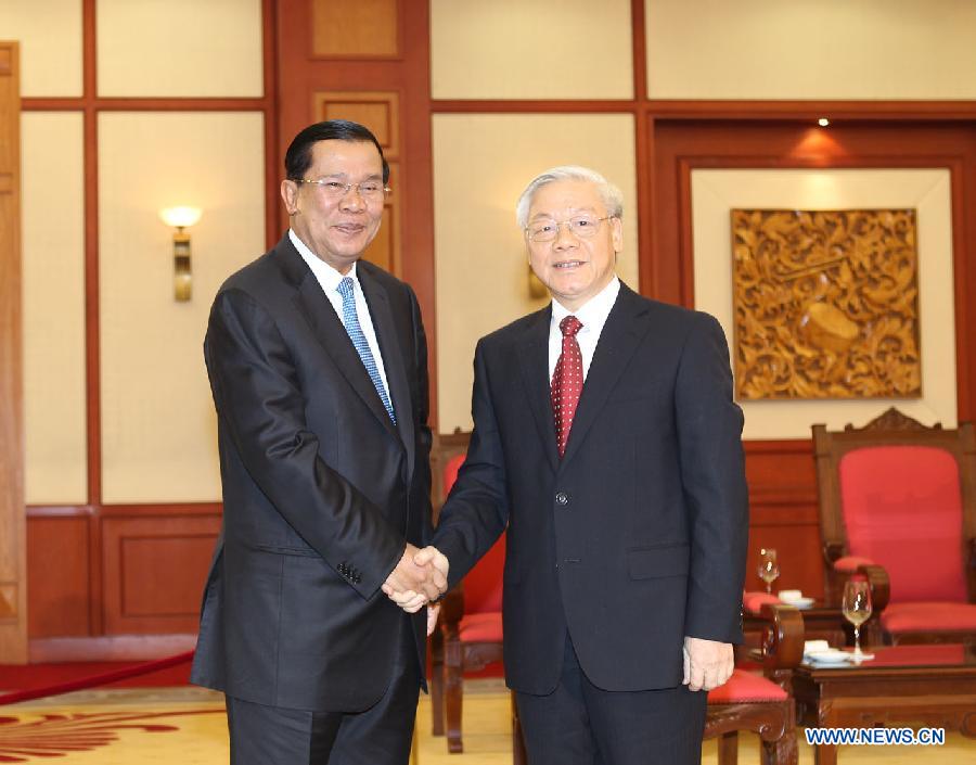 Le Premier ministre cambodgien en visite au Vietnam (4)