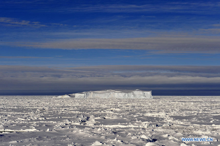 Le brise-glace chinois Xuelong piégé à son tour après avoir secouru le navire russe (3)