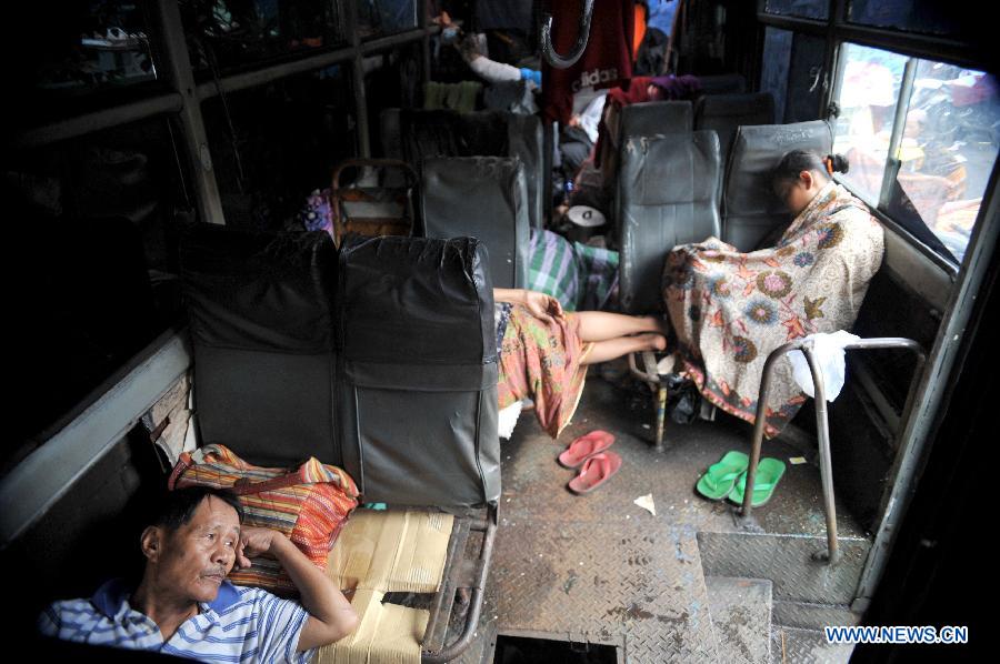 Indonésie : des inondations font 7 morts et 11 000 déplacés à Jakarta  (3)