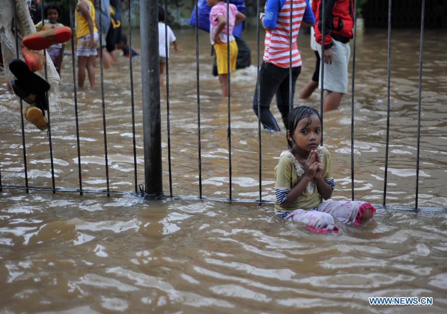 Indonésie : des inondations font 7 morts et 11 000 déplacés à Jakarta 