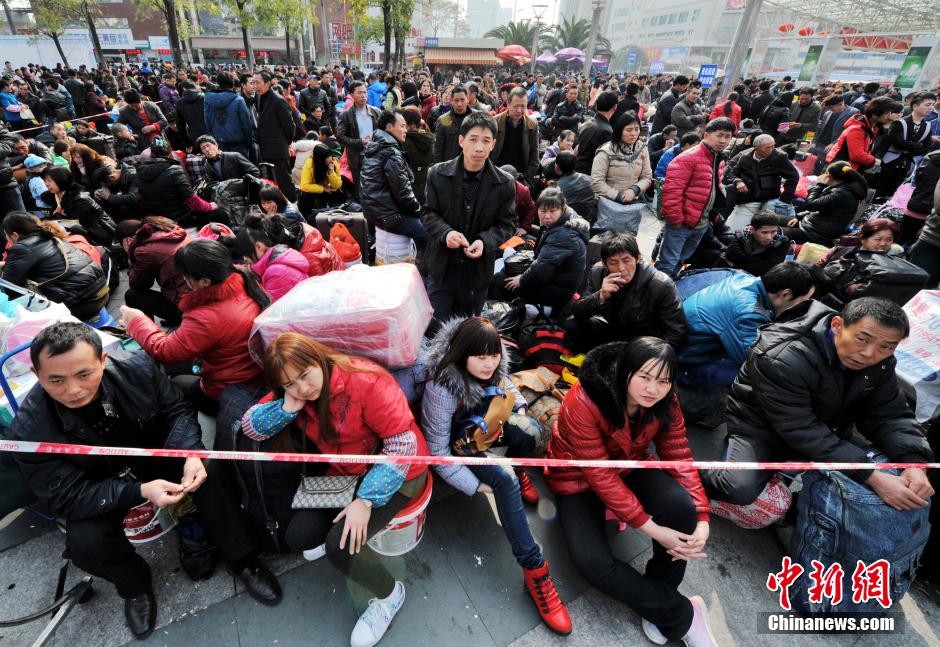 Nouvel An chinois : pic d'affluence dans les gares du pays