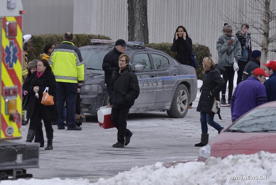 Fusillade dans un centre commercial de l'Etat américain du Maryland : 3 morts, 5 blessés (3)
