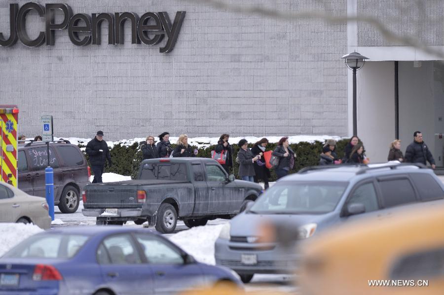 Fusillade dans un centre commercial de l'Etat américain du Maryland : 3 morts, 5 blessés (4)