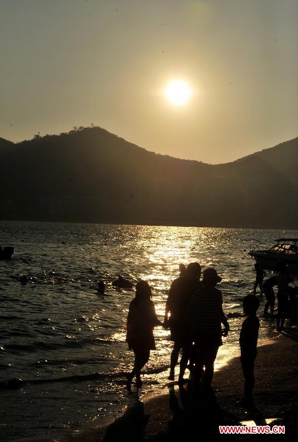 De nombreux touristes voyagent au Hainan pour célébrer la fête du Printemps (4)