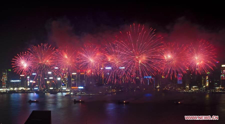 Des feux d'artifice à Hong Kong pour célébrer la Fête du Printemps