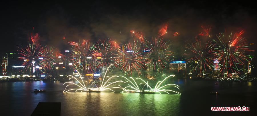 Des feux d'artifice à Hong Kong pour célébrer la Fête du Printemps (3)