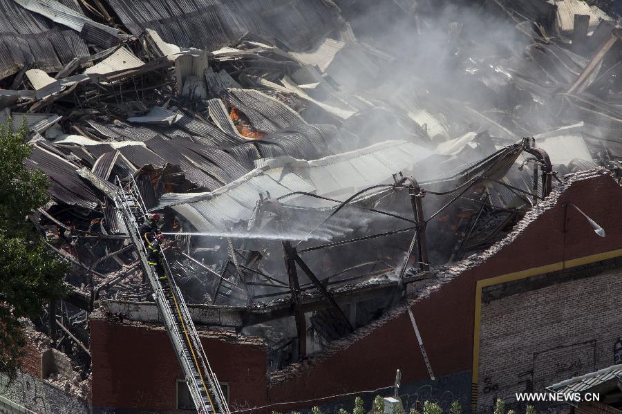 Neuf tués dans l'incendie d'un entrepôt à Buenos Aires  (2)