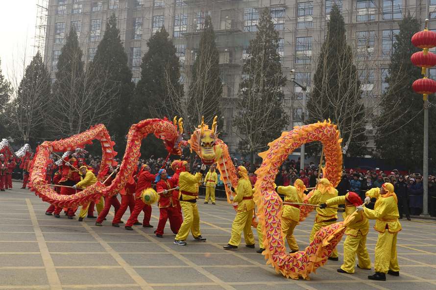 Beijing : un spectacle de danse Yangko pour la fête des Lanternes (4)