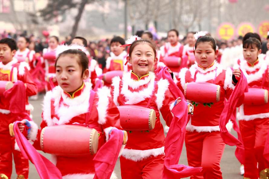 Beijing : un spectacle de danse Yangko pour la fête des Lanternes (2)