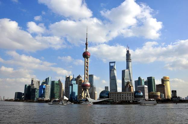 Le Bund de Shanghai et ses nombreux bâtiments sont l'un des sites les plus importants de la ville ; photo prise le 6 janvier 2014.