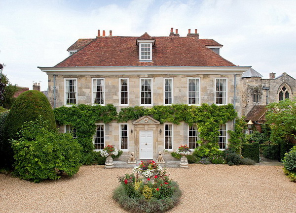 Grande-Bretagne : mise en vente d'une ancienne résidence de Charles II 