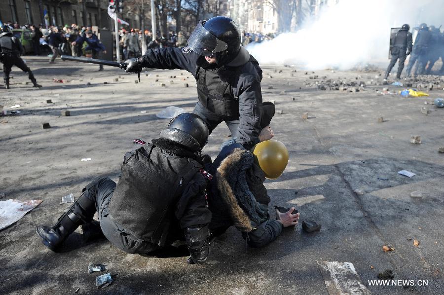 25 morts dans les affrontements en Ukraine (2)