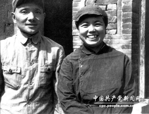 Deng Xiaoping épouse Zuo Lin à Yan'an en septembre 1939.