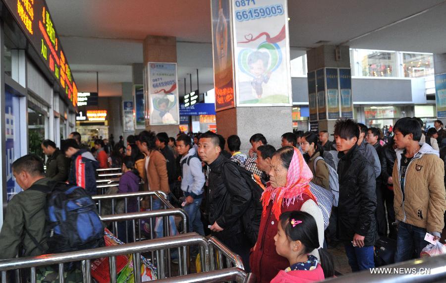 Chine : retour à l'ordre après l'attaque terroriste à la gare de Kunming (4)