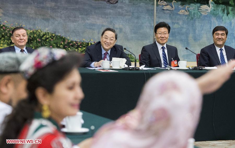 Des dirigeants chinois mettent l'accent sur le bien-être du peuple (2)