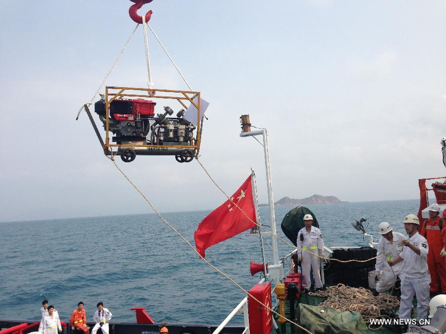 Des sauveteurs chinois en route pour les opérations de secours (3)