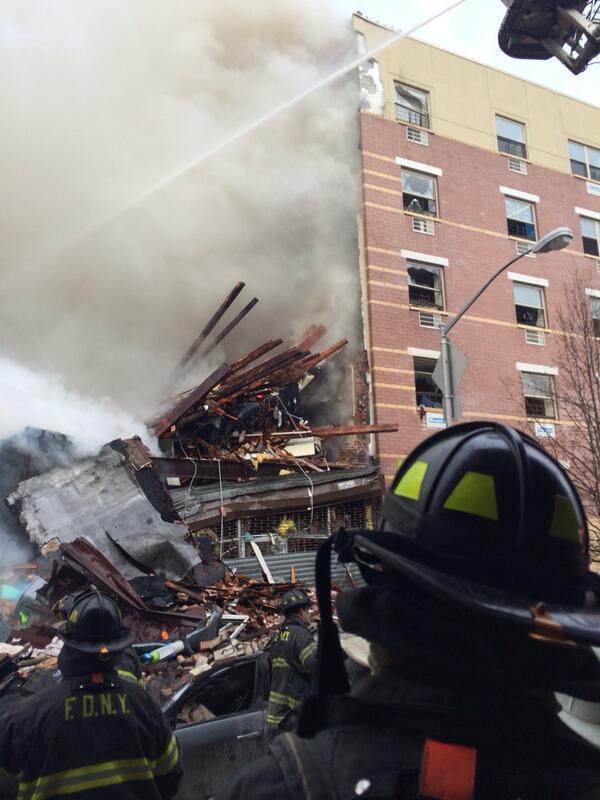 Au moins deux morts et 18 blessés lors d'une explosion d'immeuble à New York (14)