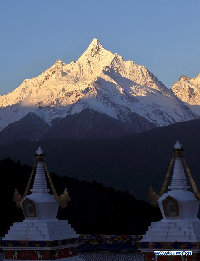 Chine: paysages du Mont enneigé Meili (2)