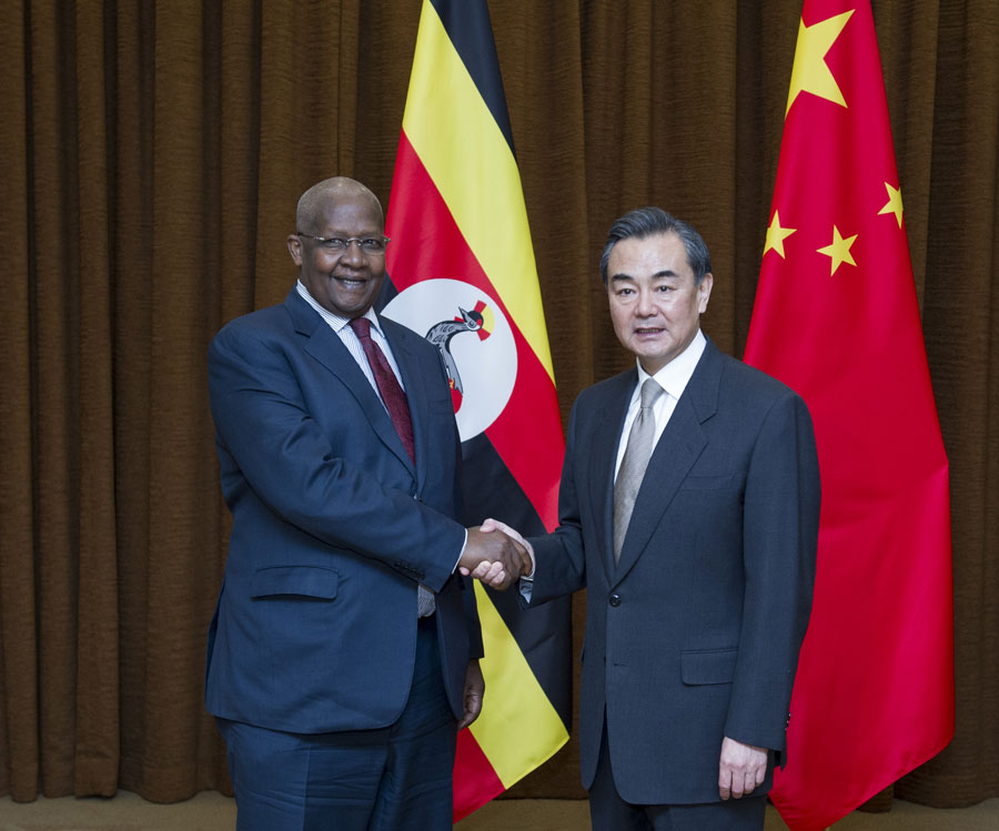 Le ministre chinois des AE rencontre son homologue ougandais