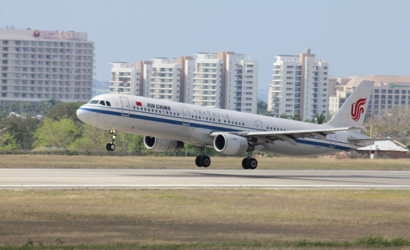 N°3 Air ChinaAir China Ltd, le porte-drapeau de la Chine, a connu une baisse nette de ses marges de 32.41% en 2013 et cette année, pourrait-être encore plus difficile pour les transporteurs chinois, selon les prévisions des analystes.