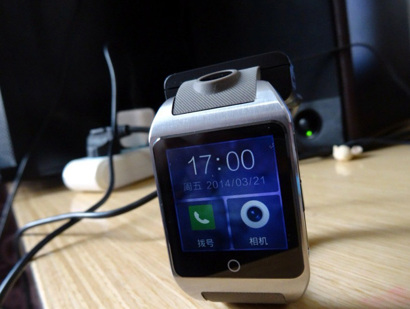 7. InWatch (Chine) Une smartwatch inWatch présentée sur le compte officiel de Sina Weibo. [Photo/inWatch ]