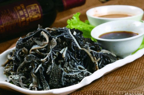 Les baodu (tripes frites) sont l'une des spécialités pékinoises les plus renommées. Ils sont évoqués dans certains documents datant de la dynastie des Qing.