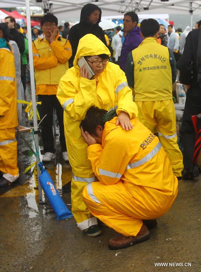 Corée du Sud: les plongeurs parviennent à pénétrer dans l'épave du ferry, 28 morts confirmés (3)