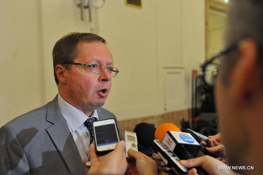 La Russie prend des mesures pour aider à libérer les observateurs de l'OSCE en Ukraine (2)