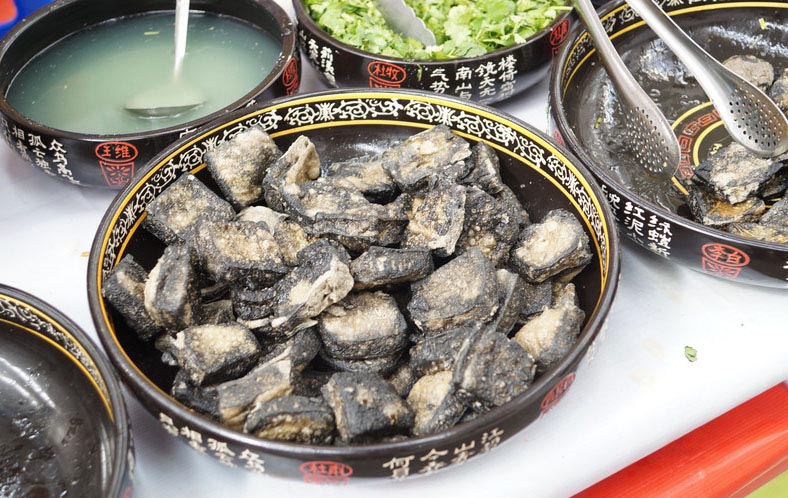 Du fromage de soja puant, ou Choudoufu, la plus célèbre des spécialités de Changsha, dans la Province du Hunan.