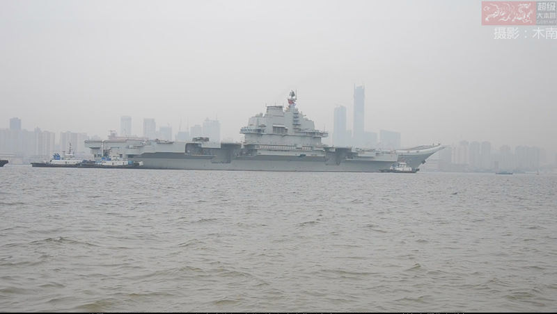 Le porte-avions Liaoning en cale sèche à Dalian pour entretien (12)